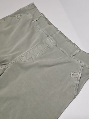 SPANX Women's Wide-Leg Chinos Capris in Olive Green Size 3XL